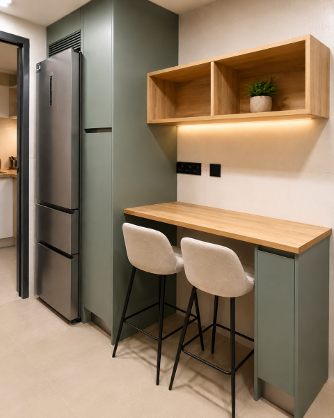 Cocina verde con encimera efecto madera con luz led